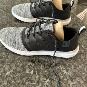 Under Armour women’s  Black and Gray Athletic Shoes
